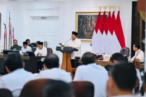 President Prabowo Subianto, accompanied by Vice President Gibran Rakabuming, chaired a plenary cabinet meeting at the Presidential Palace in Jakarta on Sunday (31/08). The session focused on strategic measures by the government to safeguard national stability amid the country’s evolving situation.